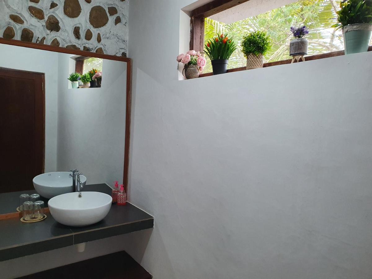 Amban Beach House Manokwari Eksteriør bilde