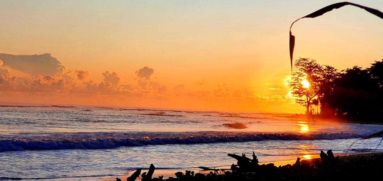 Amban Beach House Manokwari Eksteriør bilde