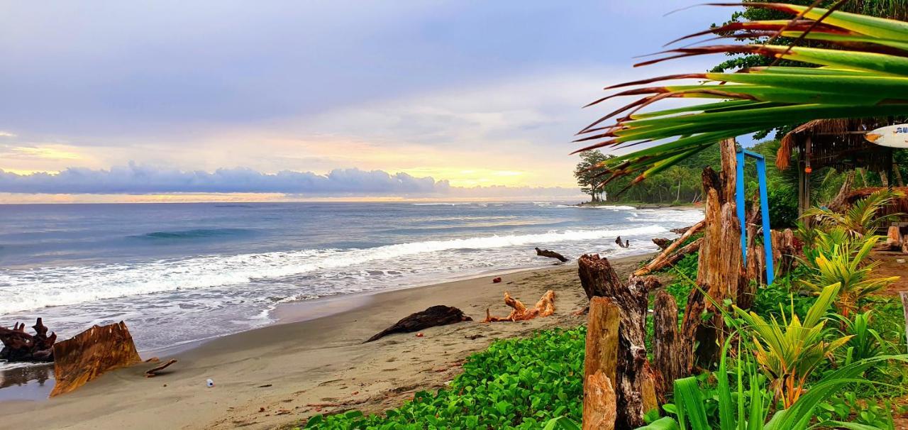 Amban Beach House Manokwari Eksteriør bilde